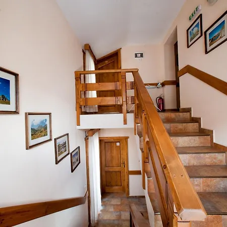 Dzhangal ホテル 3*